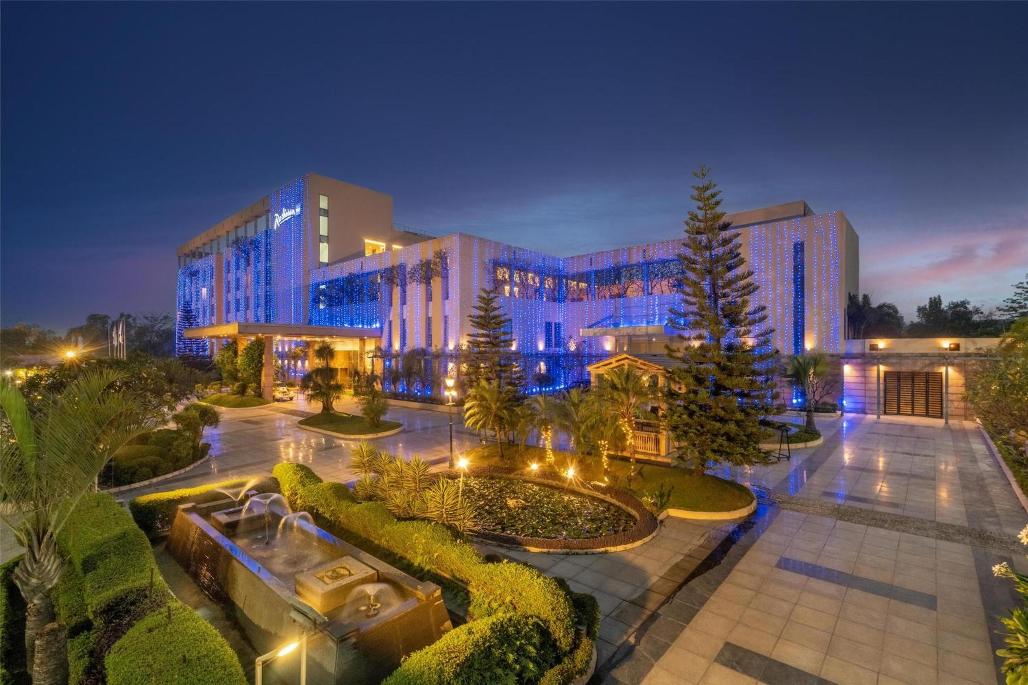 Radisson Blu Hotel Rudrapur Dış mekan fotoğraf